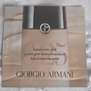 Giorgio Armani Luminous Silk Foundation 30 1 ML packets Shade 6.25